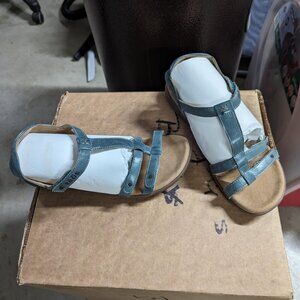 Women's Taos Sandal's, New, Size 10